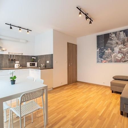 Brand New Two Room Apartment #26 With Free Secure Parking Close To Center 布拉格 外观 照片