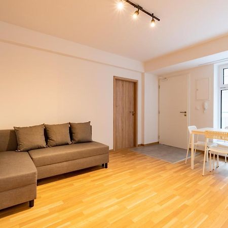 Brand New Two Room Apartment #26 With Free Secure Parking Close To Center 布拉格 外观 照片
