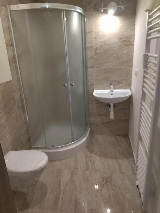 Brand New Two Room Apartment #26 With Free Secure Parking Close To Center 布拉格 外观 照片