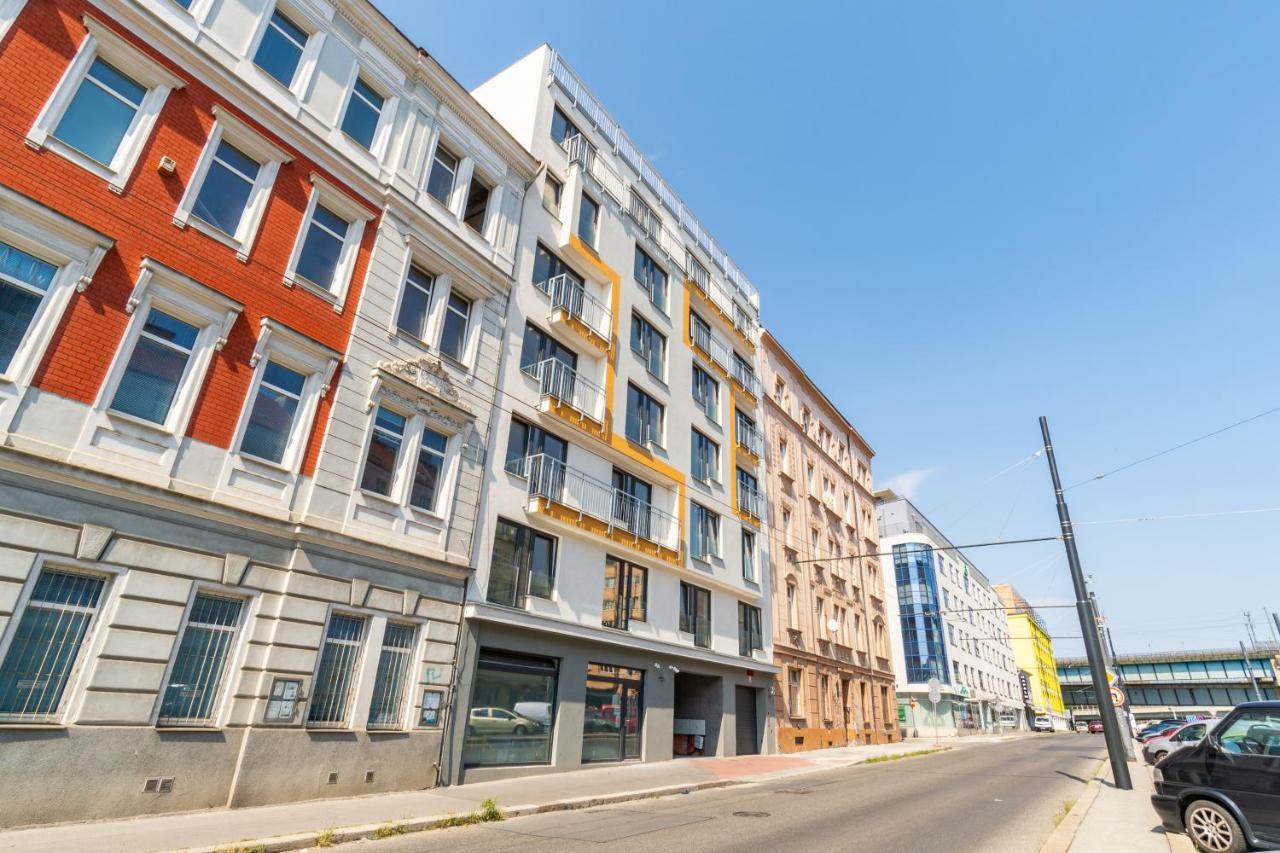 Brand New Two Room Apartment #26 With Free Secure Parking Close To Center 布拉格 外观 照片