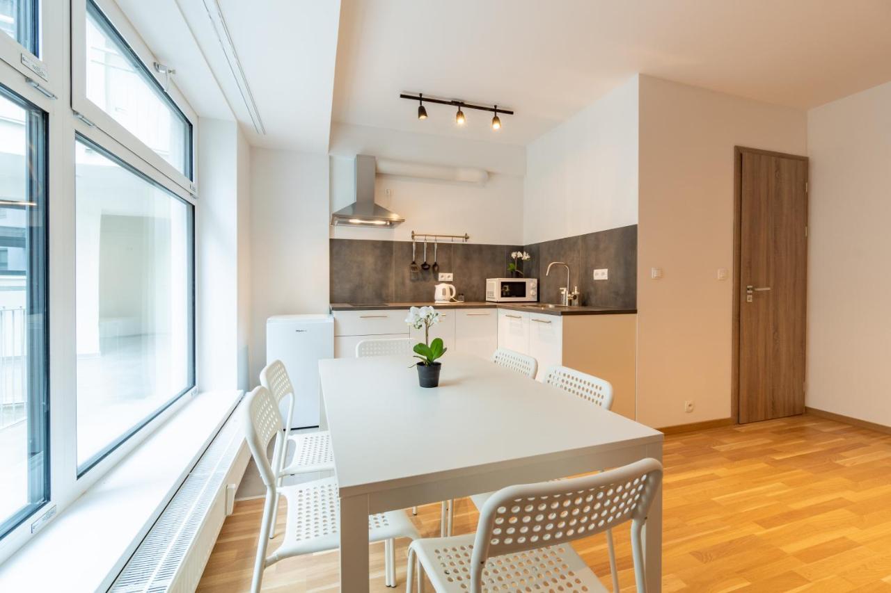 Brand New Two Room Apartment #26 With Free Secure Parking Close To Center 布拉格 外观 照片