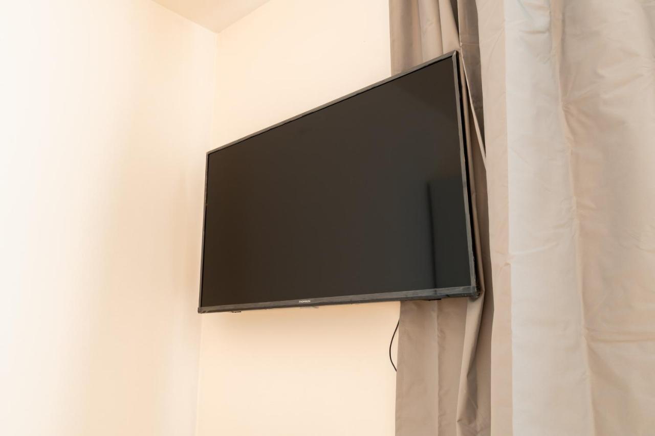 Brand New Two Room Apartment #26 With Free Secure Parking Close To Center 布拉格 外观 照片